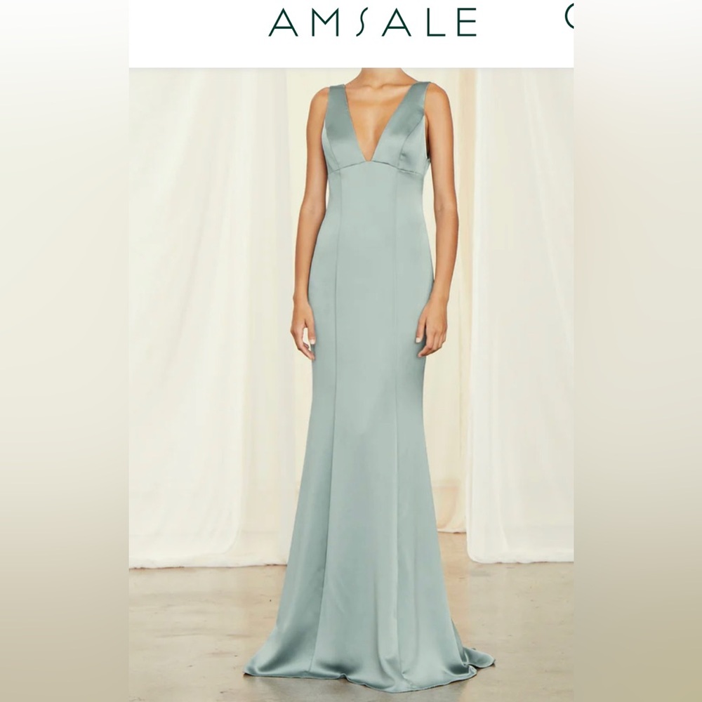 In OLIVE* colour, AMSALE “Leif” v-shape gown, double-lined. Size 4, tailored